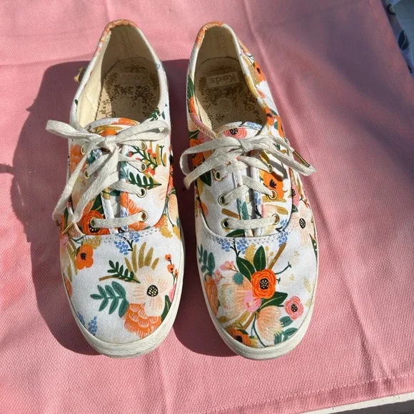 Rifle Paper Company Keds in the Lively Floral design Size 7.5 - Picture 2 of 14